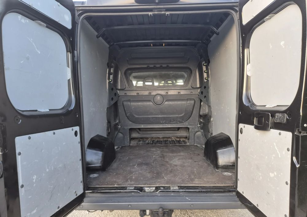 Peugeot Boxer 2.2 130KM Dubel kabina - Van panel, Van kombi: gambar 4 Peugeot Boxer 2.2 130KM Dubel kabina - Van panel, Van kombi: gambar 4