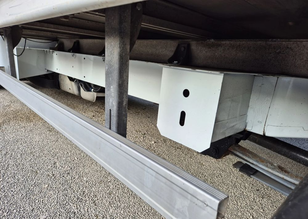 Renault Master 2.3 Plandeka 10 palet Bliźniaki - Van flatbed: gambar 4 Renault Master 2.3 Plandeka 10 palet Bliźniaki - Van flatbed: gambar 4