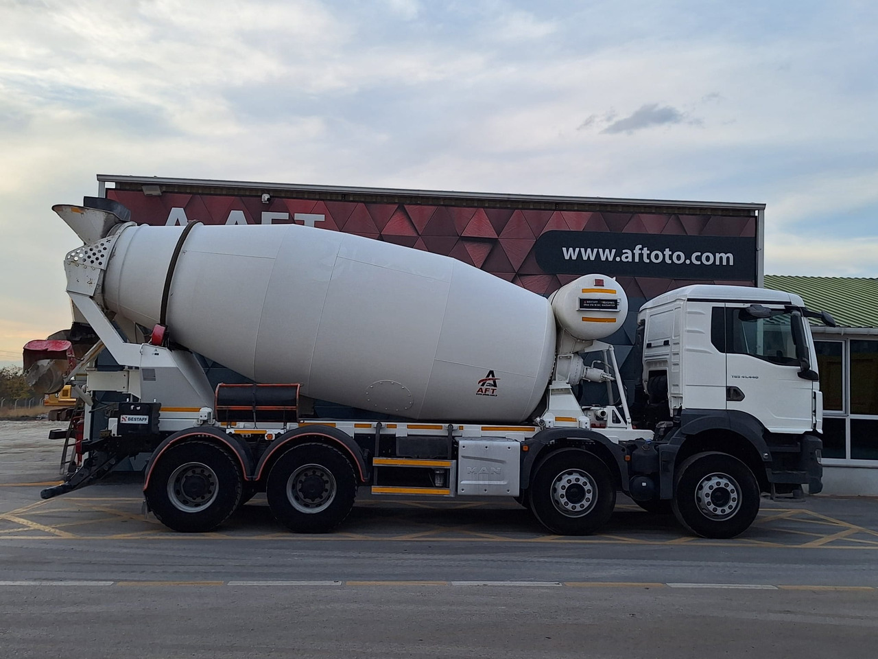 MAN TGS 41.440 - Truk pengaduk beton: gambar 4 MAN TGS 41.440 - Truk pengaduk beton: gambar 4
