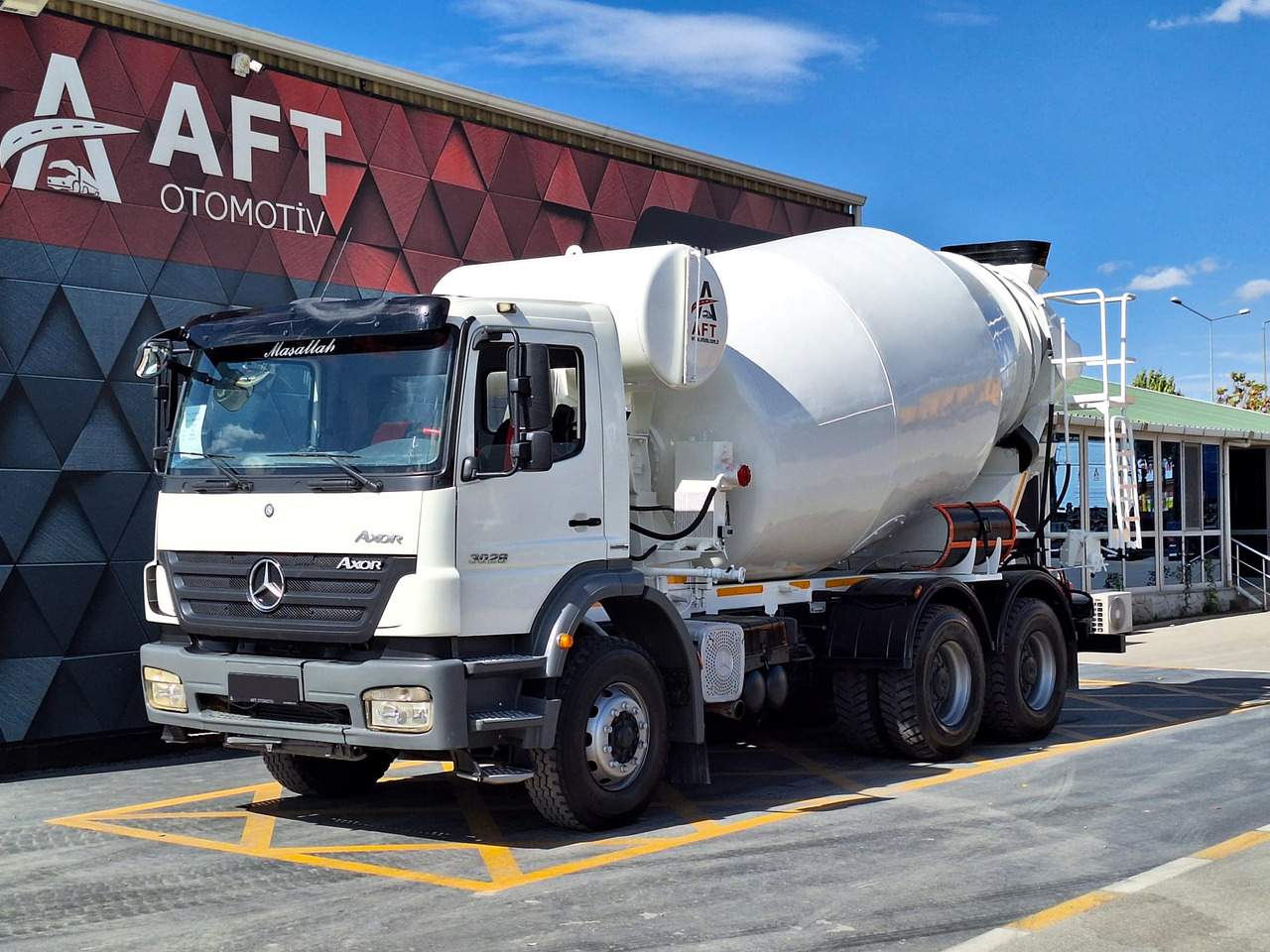 MERCEDES-BENZ AXOR 3028 - Truk pengaduk beton: gambar 1 MERCEDES-BENZ AXOR 3028 - Truk pengaduk beton: gambar 1