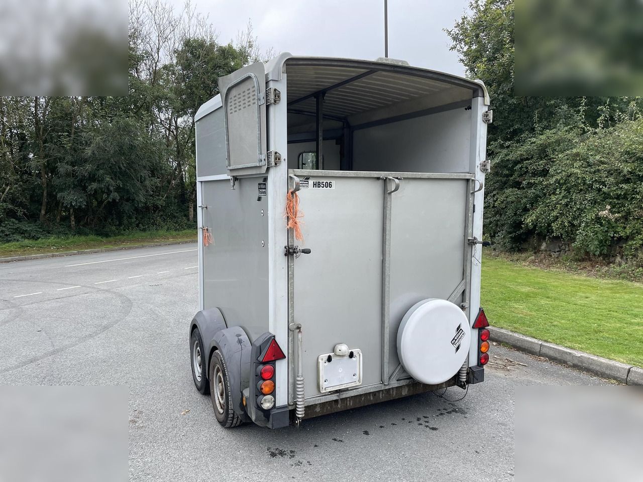 2012 IFOR WILLIAMS HB506 - Trailer pengangkut kuda: gambar 2 2012 IFOR WILLIAMS HB506 - Trailer pengangkut kuda: gambar 2
