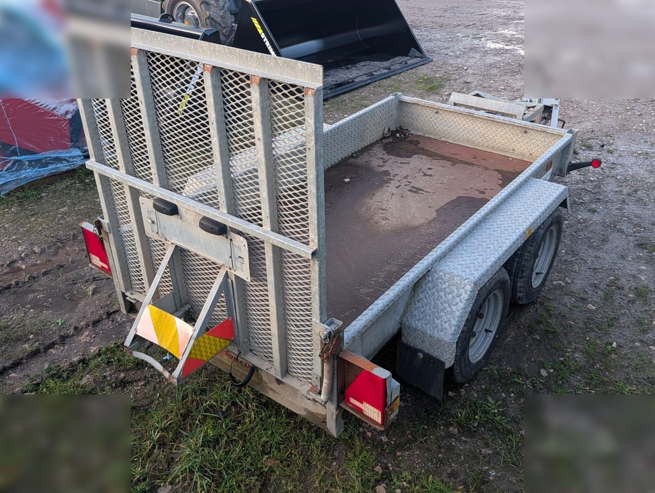 2015 INDESPENSION - Trailer untuk mesin konstruksi: gambar 2 2015 INDESPENSION - Trailer untuk mesin konstruksi: gambar 2