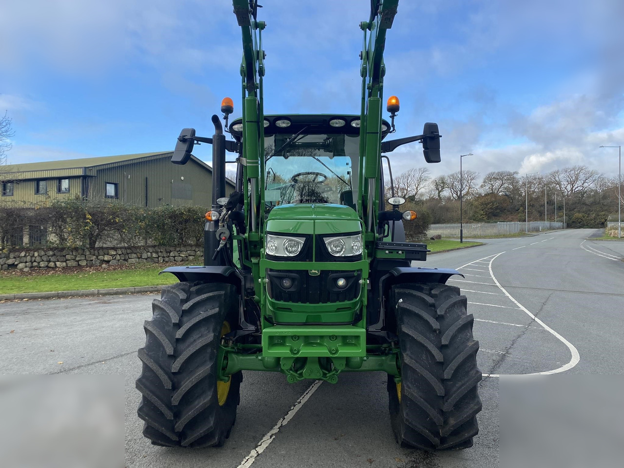 2019 JOHN DEERE 6130R - Traktor: gambar 3 2019 JOHN DEERE 6130R - Traktor: gambar 3