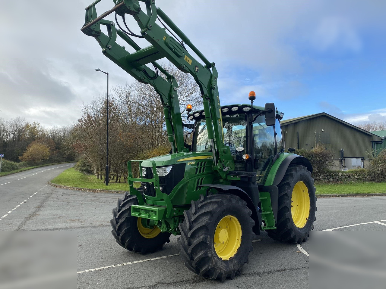 2019 JOHN DEERE 6130R - Traktor: gambar 1 2019 JOHN DEERE 6130R - Traktor: gambar 1