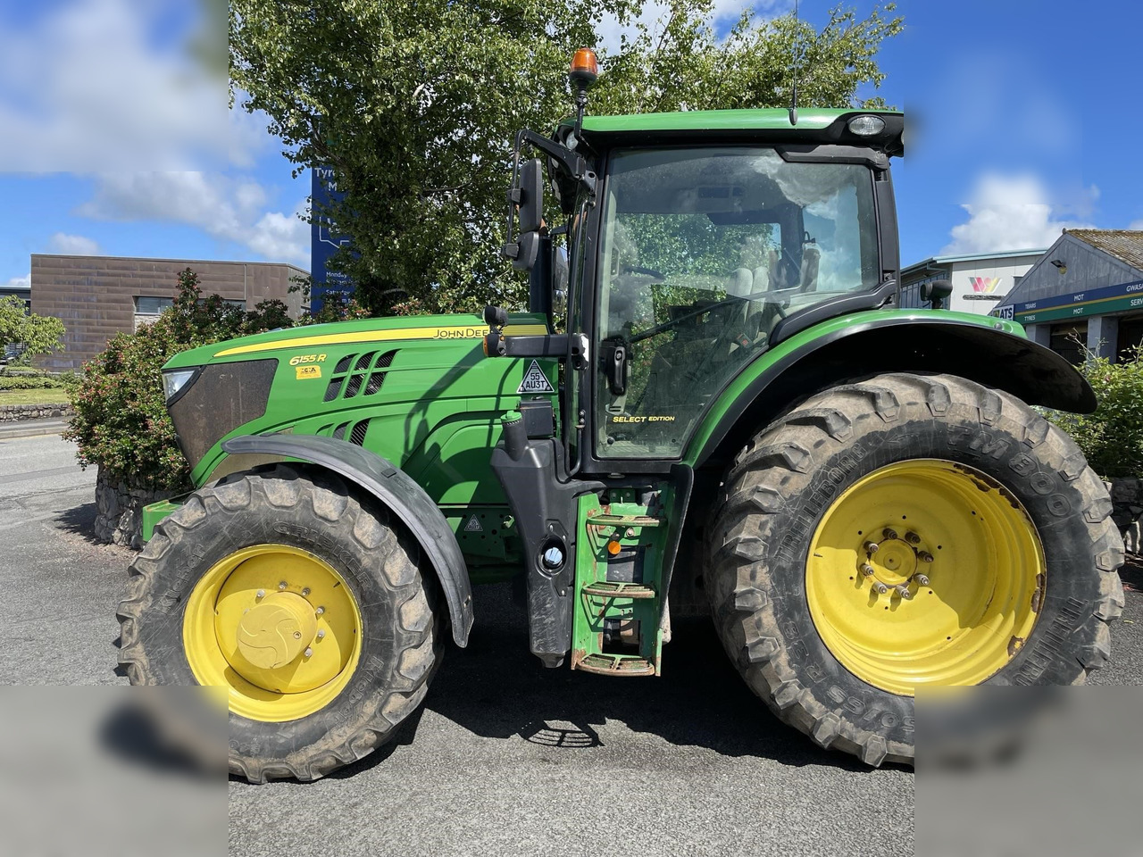 2019 JOHN DEERE 6155R - Traktor: gambar 2 2019 JOHN DEERE 6155R - Traktor: gambar 2