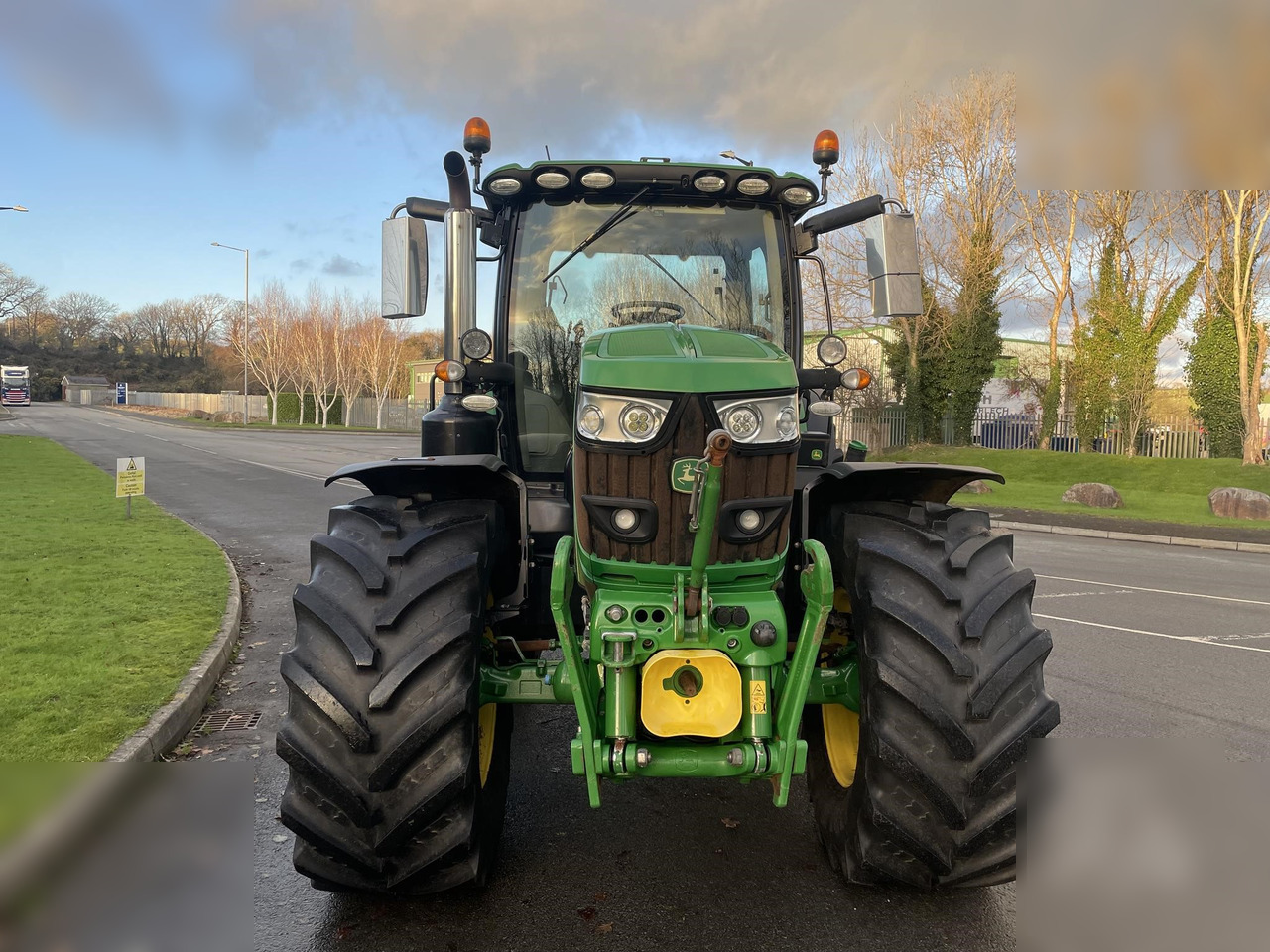 2020 JOHN DEERE 6155R - Traktor: gambar 3 2020 JOHN DEERE 6155R - Traktor: gambar 3