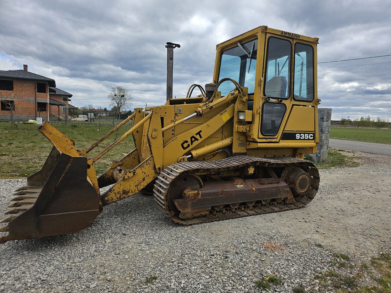 CATERPILLAR 935C - Bulldozer: gambar 2 CATERPILLAR 935C - Bulldozer: gambar 2