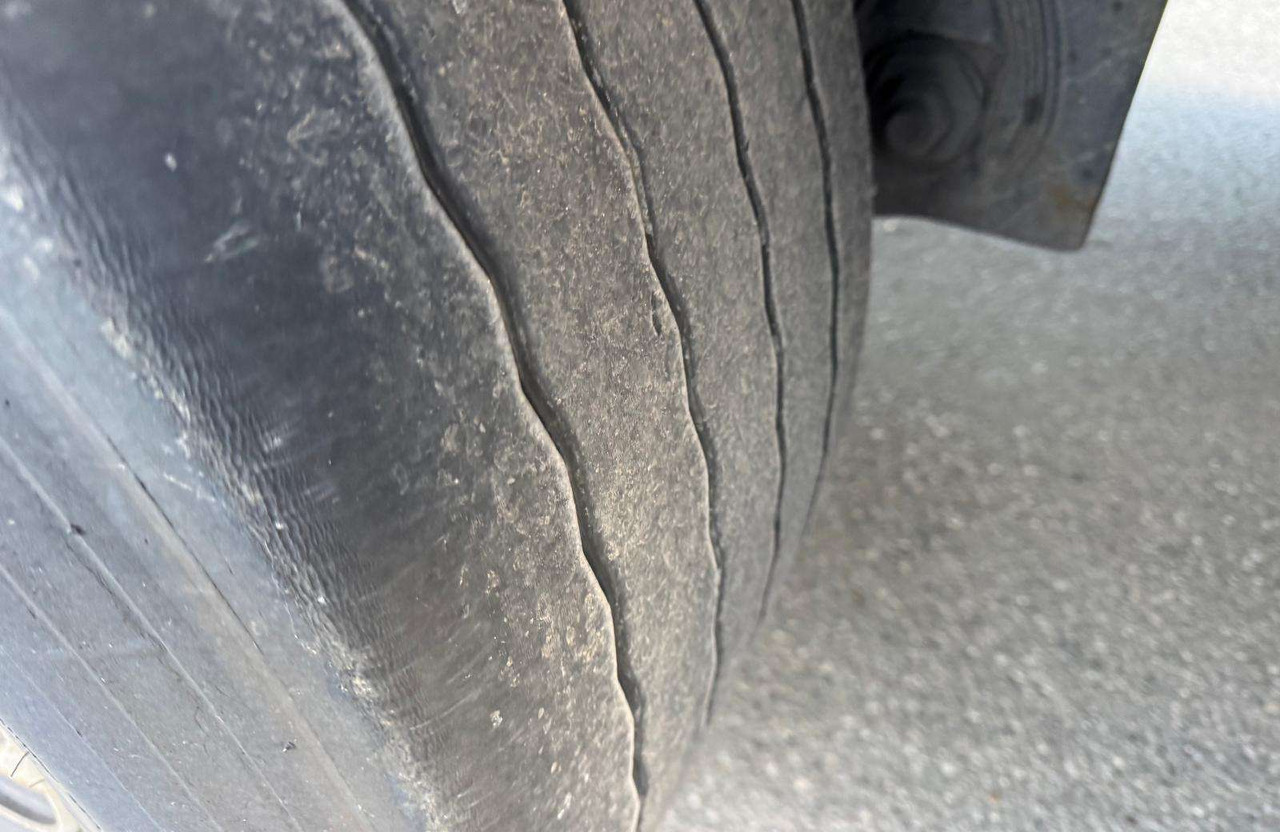 Krone Standart - Semi-trailer kotak tertutup: gambar 3 Krone Standart - Semi-trailer kotak tertutup: gambar 3