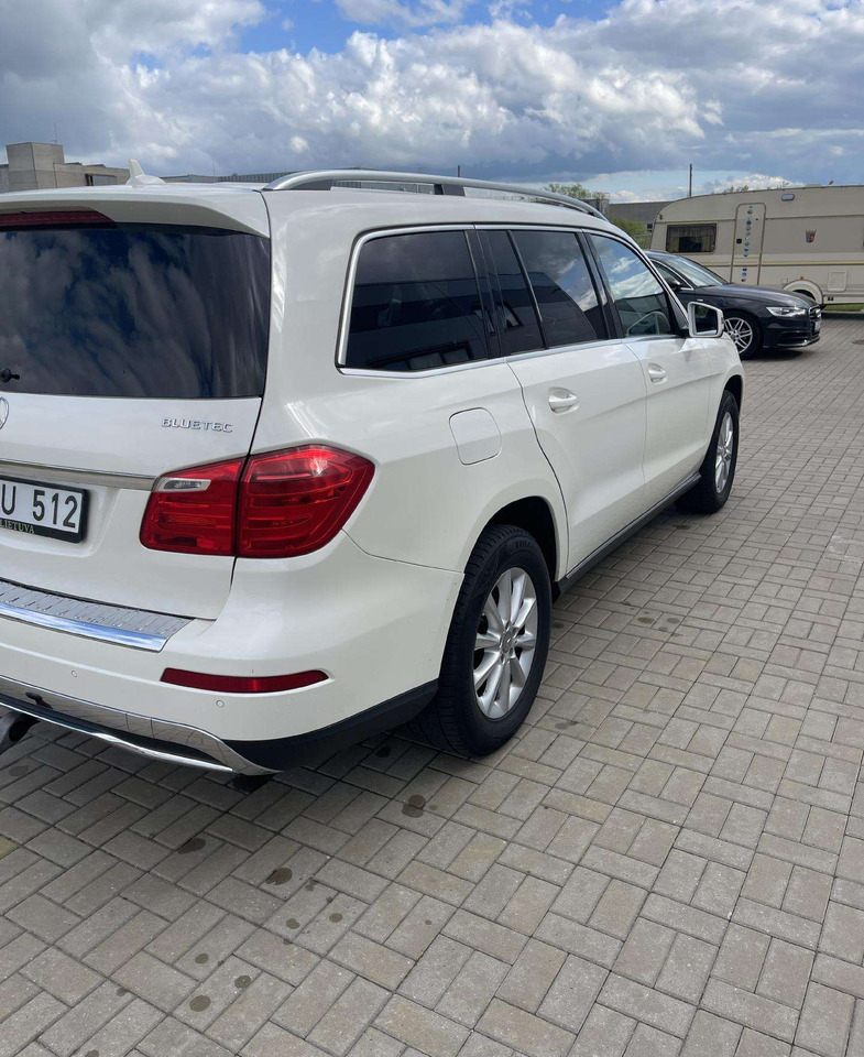 Mercedes-Benz GL350 - Mobil SUV: gambar 3 Mercedes-Benz GL350 - Mobil SUV: gambar 3