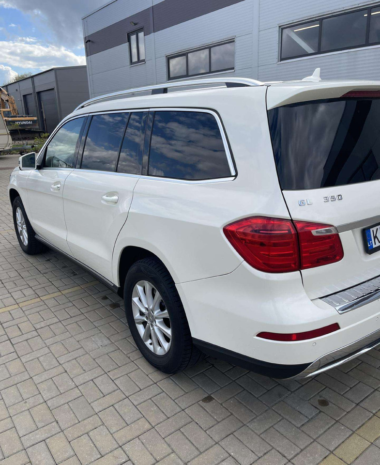 Mercedes-Benz GL350 - Mobil SUV: gambar 4 Mercedes-Benz GL350 - Mobil SUV: gambar 4