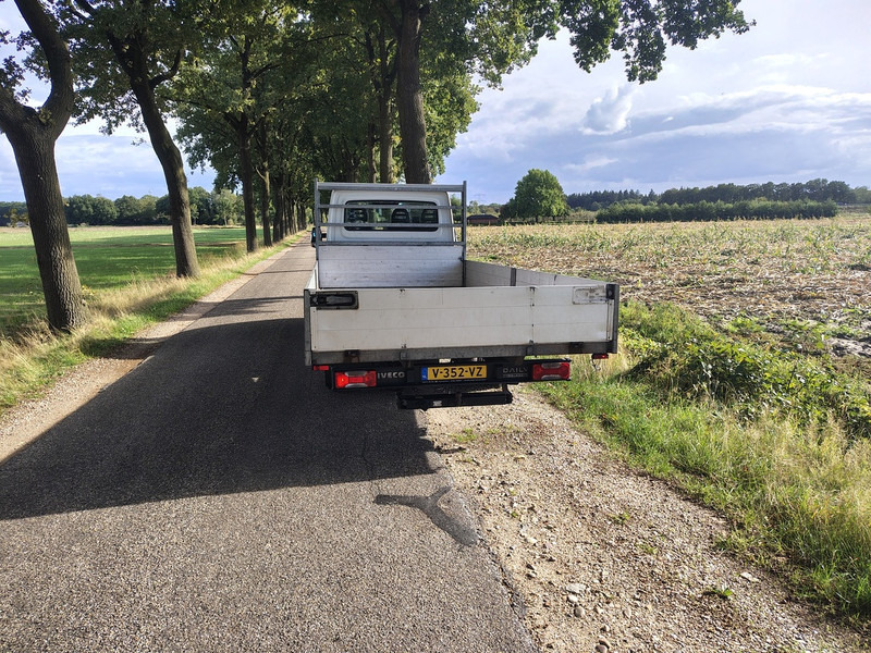 Iveco Daily 35C180 - Van flatbed: gambar 5 Iveco Daily 35C180 - Van flatbed: gambar 5