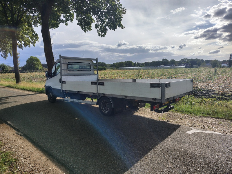 Iveco Daily 35C180 - Van flatbed: gambar 4 Iveco Daily 35C180 - Van flatbed: gambar 4