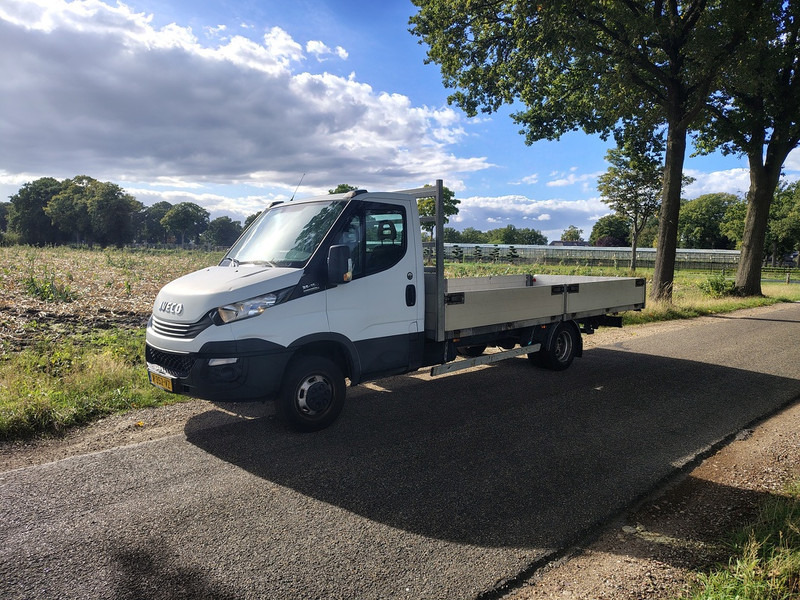 Iveco Daily 35C180 - Van flatbed: gambar 1 Iveco Daily 35C180 - Van flatbed: gambar 1