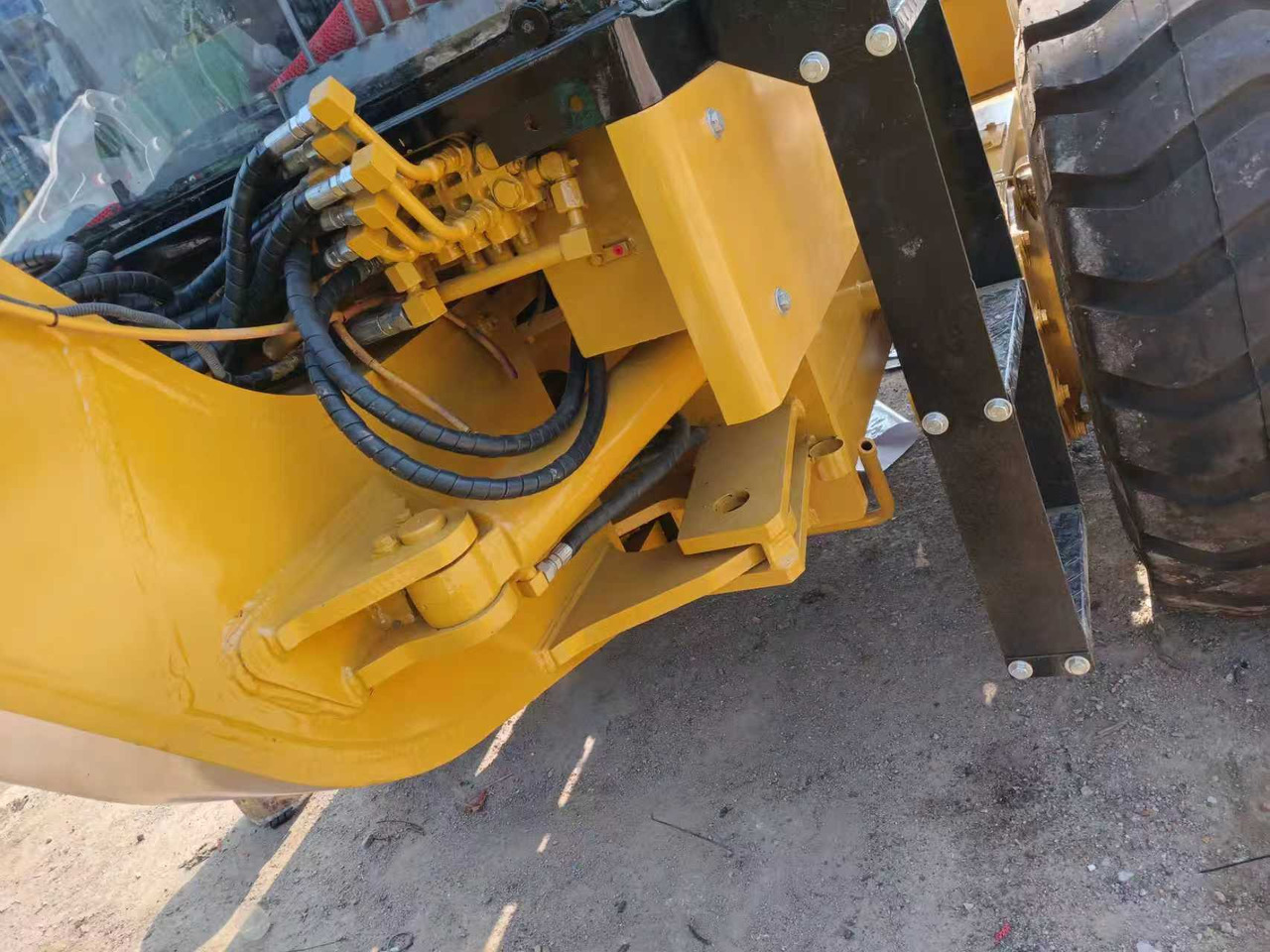 CATERPILLAR 140K used motor grader low price - Grader: gambar 5 CATERPILLAR 140K used motor grader low price - Grader: gambar 5