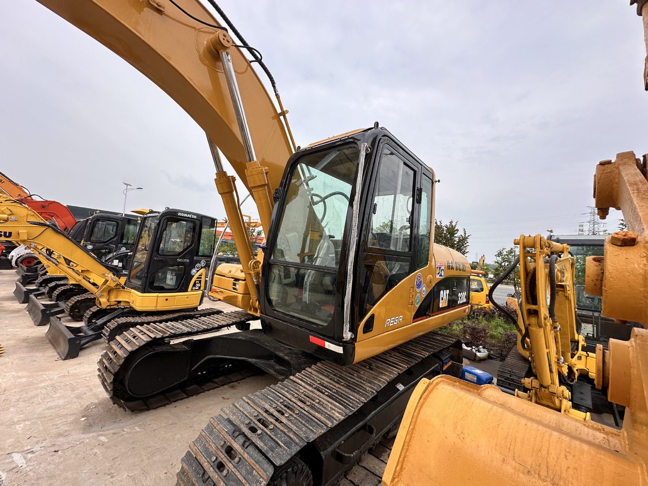 CATERPILLAR 320CL used excavator good condition for sale - Ekskavator perayap: gambar 4 CATERPILLAR 320CL used excavator good condition for sale - Ekskavator perayap: gambar 4