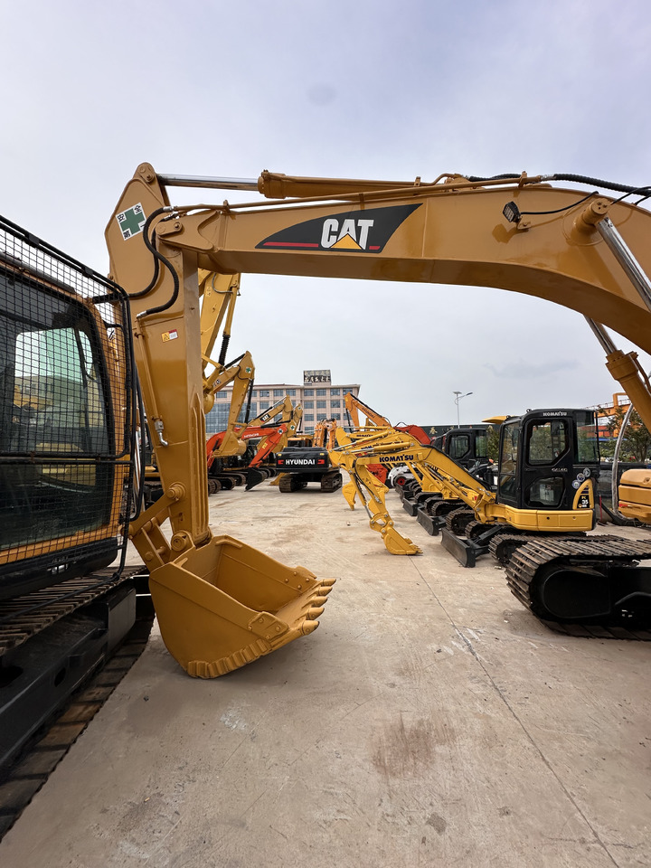 CATERPILLAR 320CL used excavator good condition for sale - Ekskavator perayap: gambar 3 CATERPILLAR 320CL used excavator good condition for sale - Ekskavator perayap: gambar 3