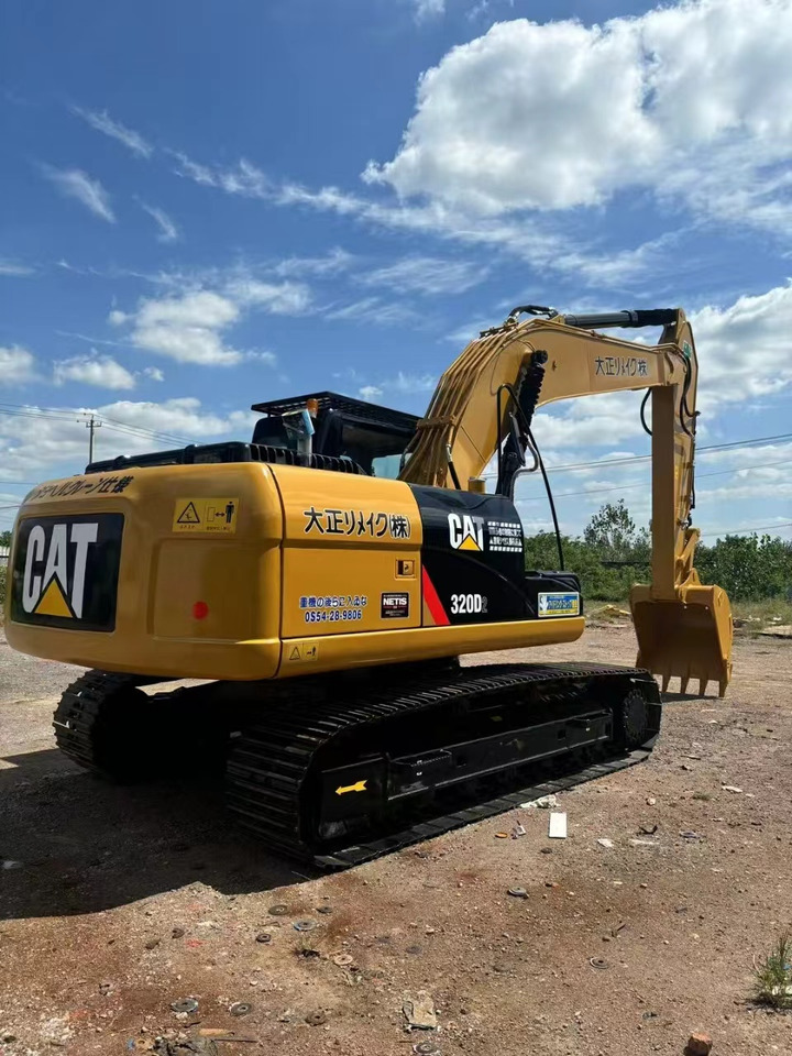CATERPILLAR 320D2 low hour good condition excavator promotion - Ekskavator perayap: gambar 4 CATERPILLAR 320D2 low hour good condition excavator promotion - Ekskavator perayap: gambar 4