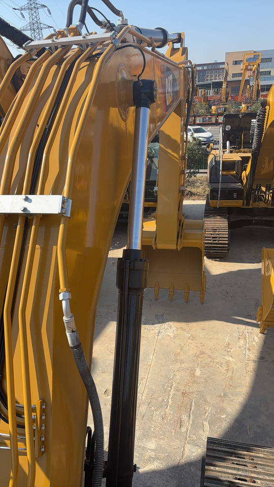 CATERPILLAR 330D2L used excavator source supply - Ekskavator perayap: gambar 4 CATERPILLAR 330D2L used excavator source supply - Ekskavator perayap: gambar 4