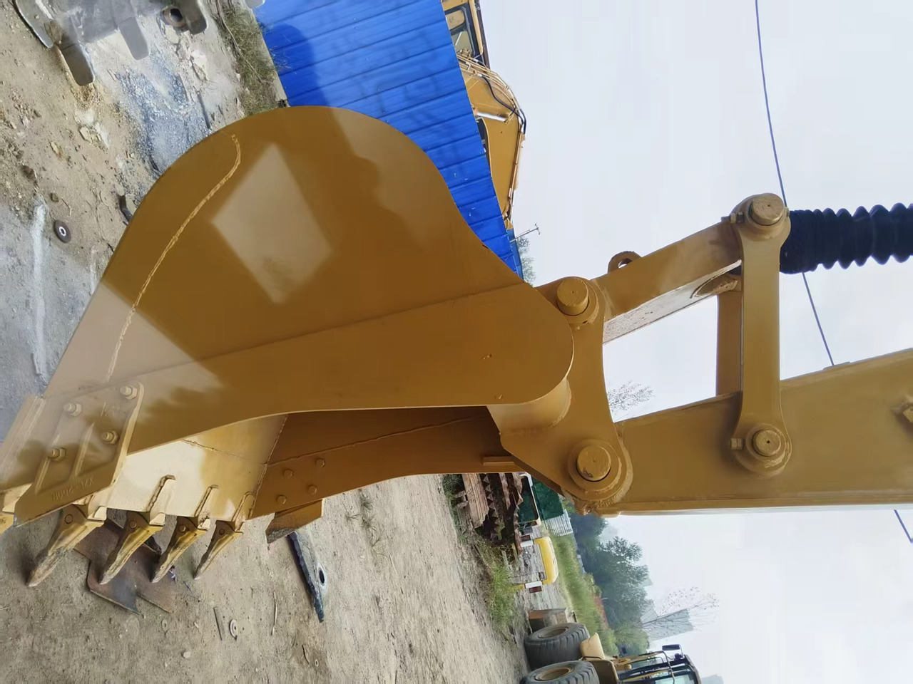 CATERPILLAR 330DL good condition 2024 30 ton excavator for sale - Ekskavator perayap: gambar 2 CATERPILLAR 330DL good condition 2024 30 ton excavator for sale - Ekskavator perayap: gambar 2