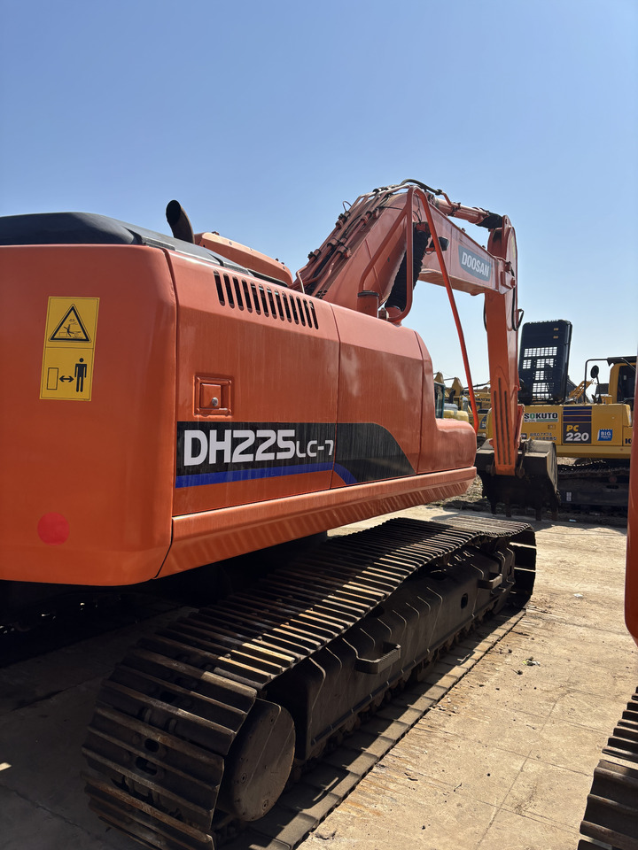 DOOSAN dh225 hot sale used excavator in stock - Ekskavator perayap: gambar 1 DOOSAN dh225 hot sale used excavator in stock - Ekskavator perayap: gambar 1