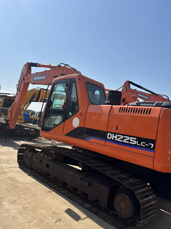 DOOSAN dh225 hot sale used excavator in stock - Ekskavator perayap: gambar 4 DOOSAN dh225 hot sale used excavator in stock - Ekskavator perayap: gambar 4
