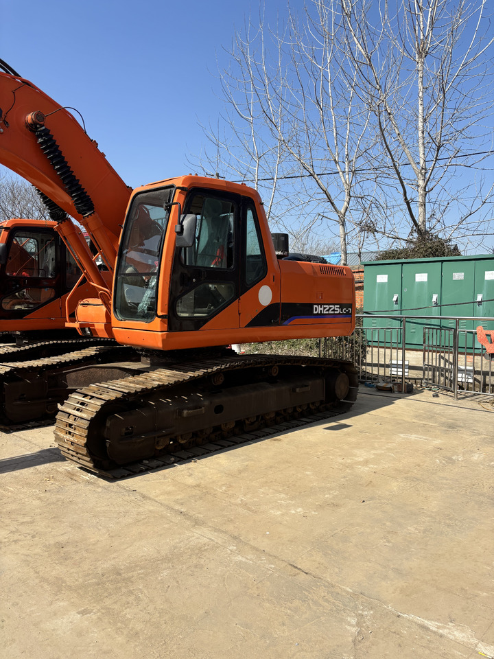 DOOSAN dh225 hot sale used excavator in stock - Ekskavator perayap: gambar 3 DOOSAN dh225 hot sale used excavator in stock - Ekskavator perayap: gambar 3