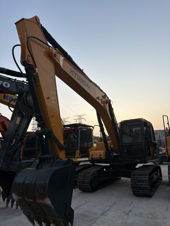 HYUNDAI 220LC—9S Hyundai 20 ton excavator in stock bucket hammer Customizable - Ekskavator perayap: gambar 2 HYUNDAI 220LC—9S Hyundai 20 ton excavator in stock bucket hammer Customizable - Ekskavator perayap: gambar 2