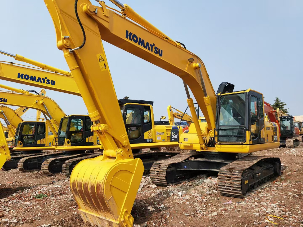 KOMATSU pc210-8 used crawler excavator japan brand hot sale - Ekskavator perayap: gambar 3 KOMATSU pc210-8 used crawler excavator japan brand hot sale - Ekskavator perayap: gambar 3