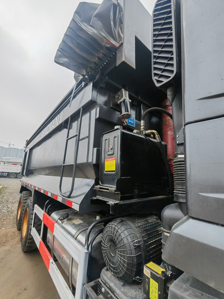 SHACMAN X3000 6x4 dump truck - Tempat sampah: gambar 5 SHACMAN X3000 6x4 dump truck - Tempat sampah: gambar 5