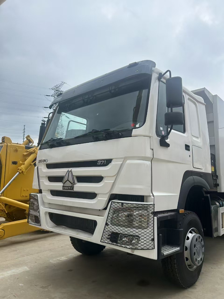 SINOTRUK howo 371 6x4 dump truck SINOTRUK hot sale Customizable - Truk jungkit: gambar 5 SINOTRUK howo 371 6x4 dump truck SINOTRUK hot sale Customizable - Truk jungkit: gambar 5