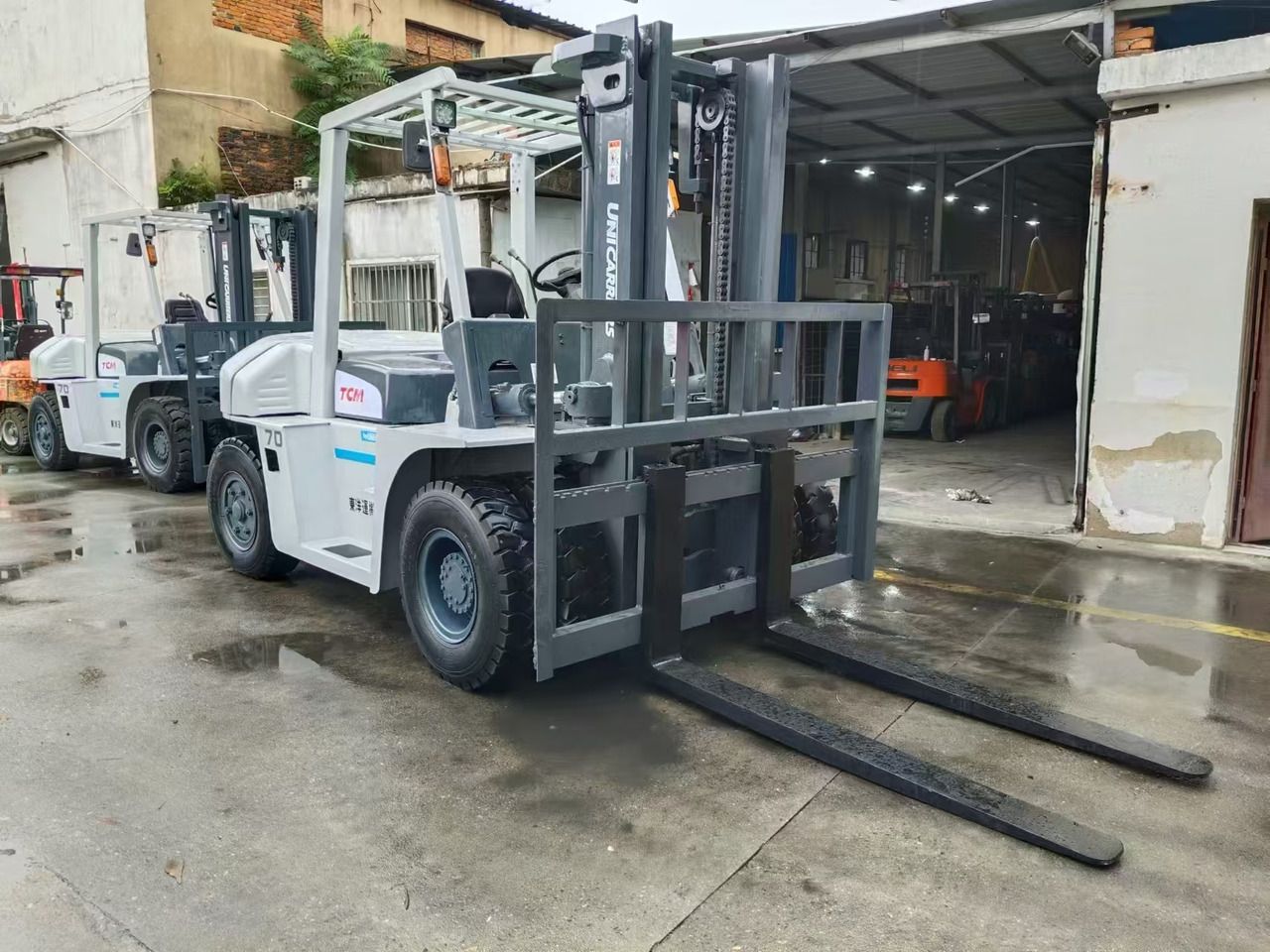 TCM FD70 japan brand 7 ton forklift used Customizable mast clamp side shift - Forklift diesel: gambar 5 TCM FD70 japan brand 7 ton forklift used Customizable mast clamp side shift - Forklift diesel: gambar 5