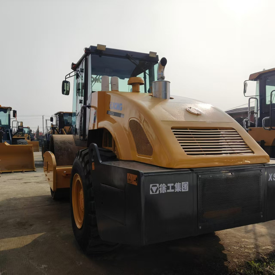 XCMG XS223J used road roller low hours factory price - Roller jalan: gambar 2 XCMG XS223J used road roller low hours factory price - Roller jalan: gambar 2