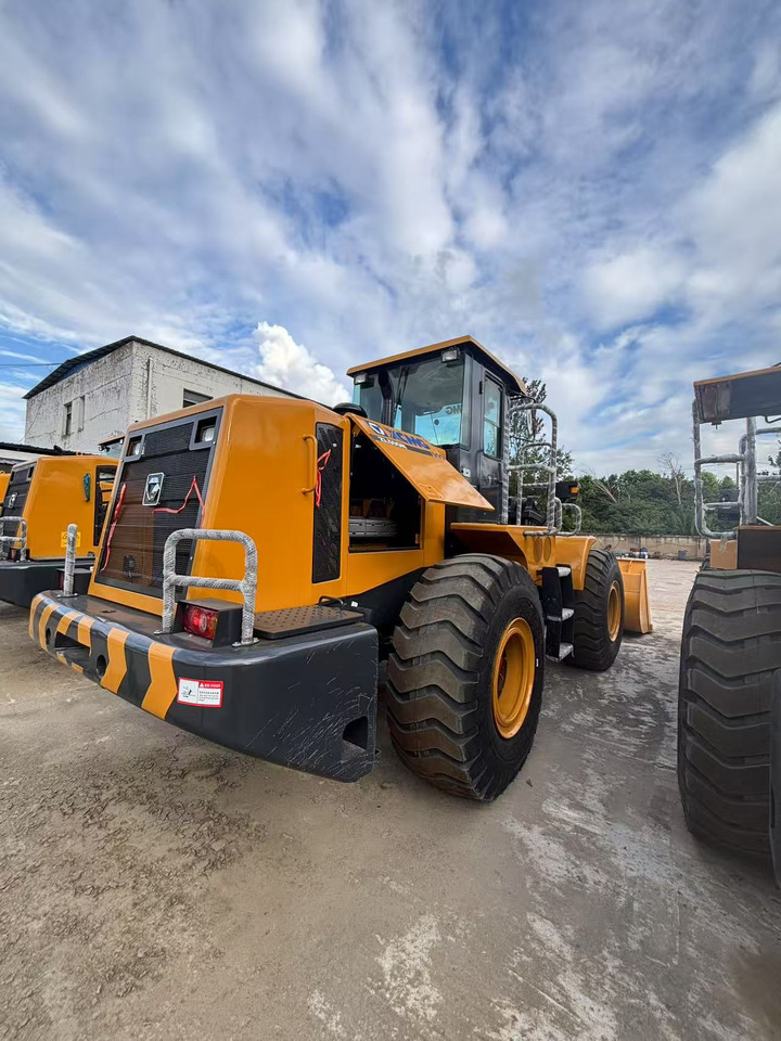 XCMG ZL50GN low hour front loader for sale - Wheel loader: gambar 2 XCMG ZL50GN low hour front loader for sale - Wheel loader: gambar 2
