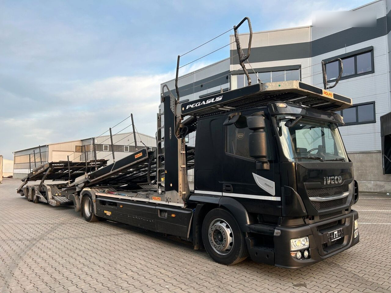 IVECO Stralis 460 + car transporter trailer - Truk pengangkut mobil: gambar 3 IVECO Stralis 460 + car transporter trailer - Truk pengangkut mobil: gambar 3