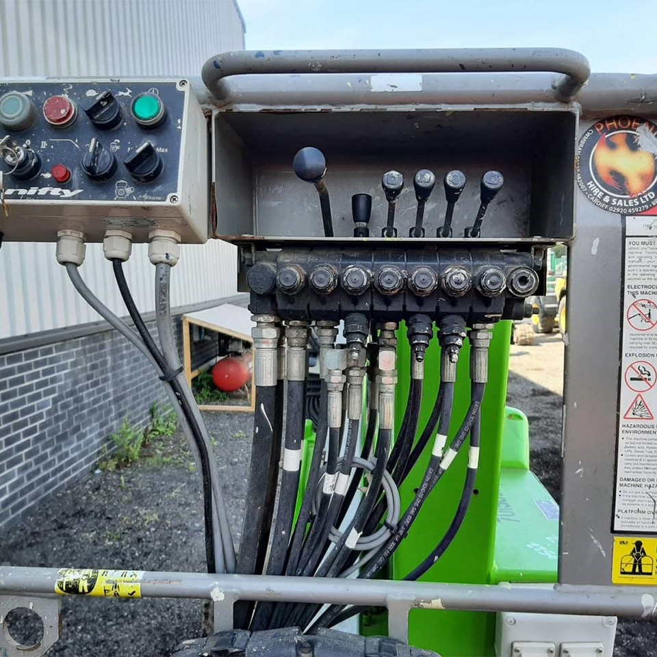 Boom artikulasi Niftylift HR 12: gambar 10