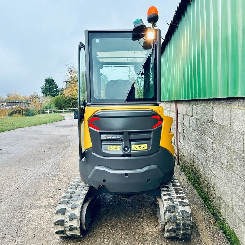 Volvo ECR25D - Ekskavator mini: gambar 4 Volvo ECR25D - Ekskavator mini: gambar 4