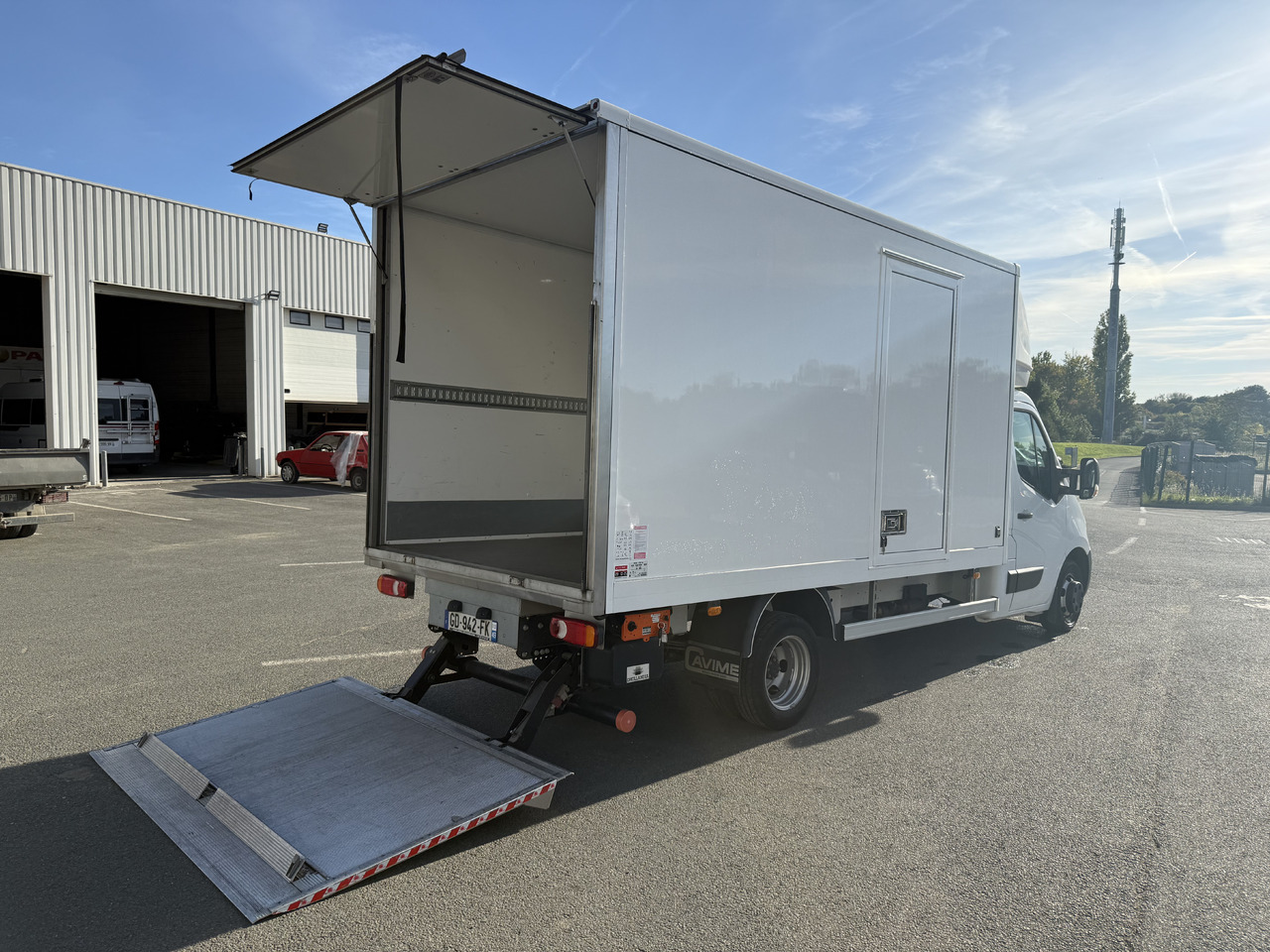 Van box OPEL MOVANO: gambar 13 Van box OPEL MOVANO: gambar 13