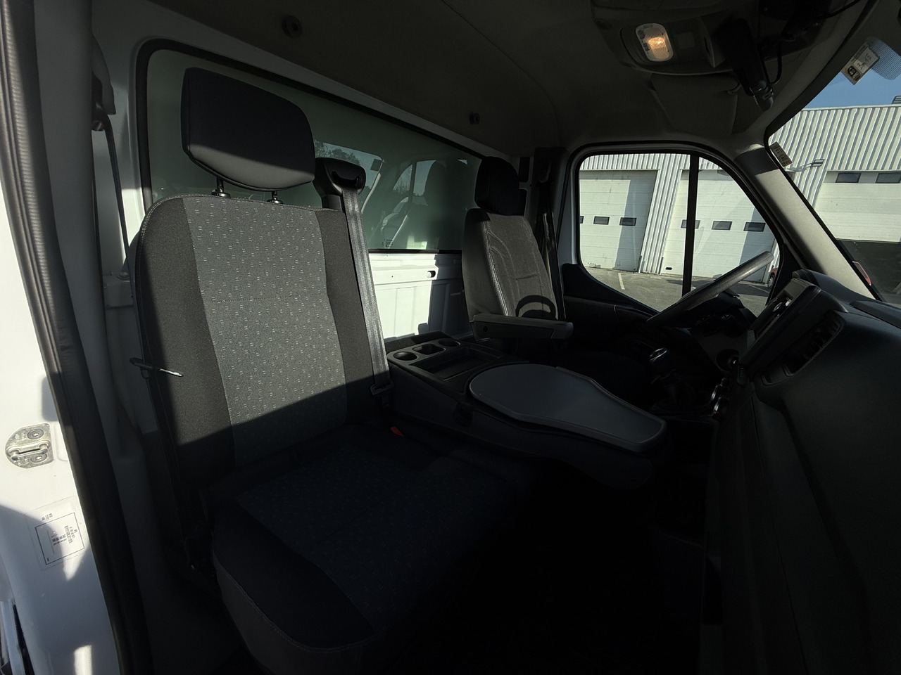 Van box OPEL MOVANO: gambar 21 Van box OPEL MOVANO: gambar 21