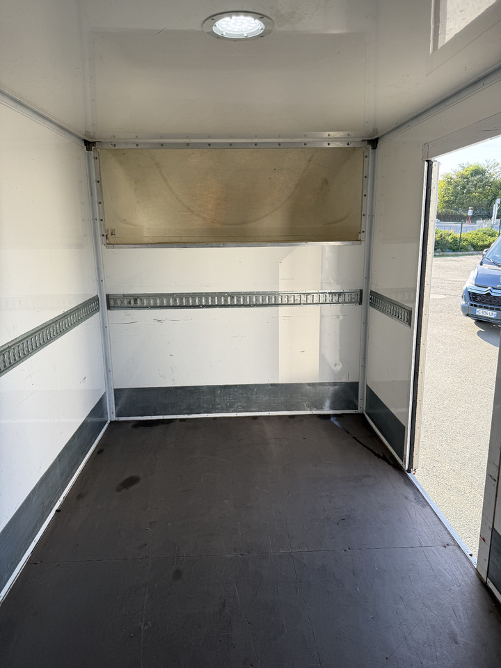 Van box OPEL MOVANO: gambar 9 Van box OPEL MOVANO: gambar 9