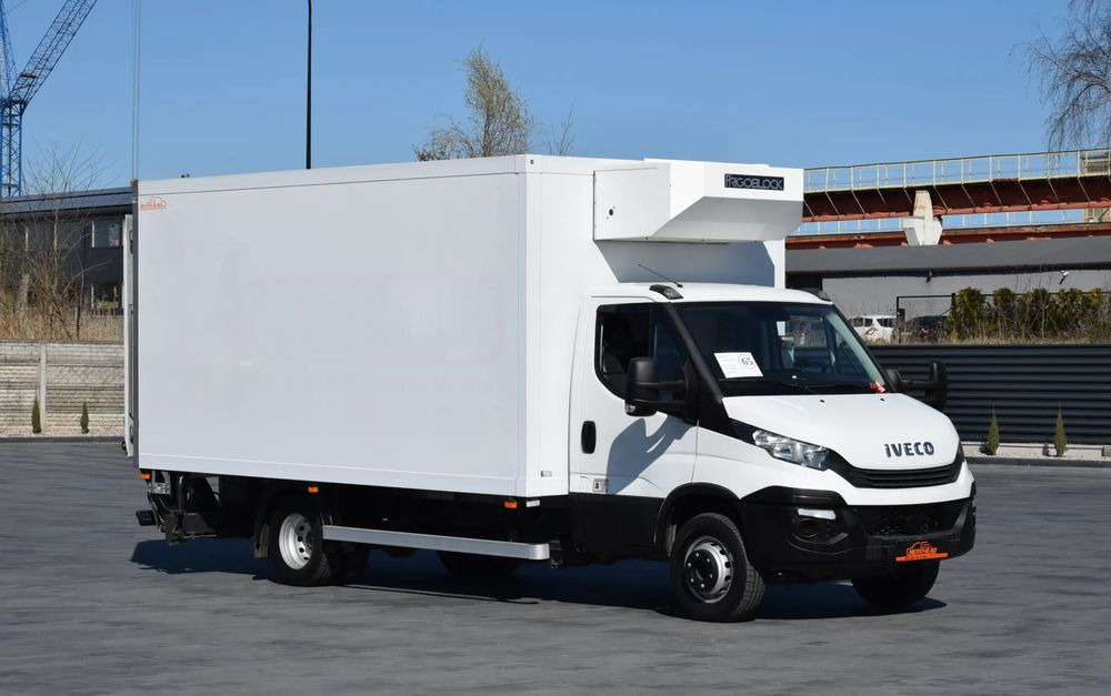 Iveco DAILY 70C18 / 3.0 - 180 KM / AUTOMAT HI-MATIC / 3 OSOBY / CHŁODNIA - MROŹNIA 4,55 M / AGREGAD FRIGOBLOCK / WINDA SORENSEN / KLIMA / TEMPOMAT / KAMERA COFANIA / REGULOWANE ZAWIESZENIE / SERWISOWA - Truk berpendingin: gambar 3 Iveco DAILY 70C18 / 3.0 - 180 KM / AUTOMAT HI-MATIC / 3 OSOBY / CHŁODNIA - MROŹNIA 4,55 M / AGREGAD FRIGOBLOCK / WINDA SORENSEN / KLIMA / TEMPOMAT / KAMERA COFANIA / REGULOWANE ZAWIESZENIE / SERWISOWA - Truk berpendingin: gambar 3