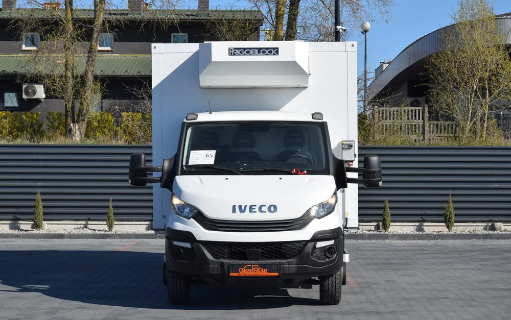 Iveco DAILY 70C18 / 3.0 - 180 KM / AUTOMAT HI-MATIC / 3 OSOBY / CHŁODNIA - MROŹNIA 4,55 M / AGREGAD FRIGOBLOCK / WINDA SORENSEN / KLIMA / TEMPOMAT / KAMERA COFANIA / REGULOWANE ZAWIESZENIE / SERWISOWA - Truk berpendingin: gambar 2 Iveco DAILY 70C18 / 3.0 - 180 KM / AUTOMAT HI-MATIC / 3 OSOBY / CHŁODNIA - MROŹNIA 4,55 M / AGREGAD FRIGOBLOCK / WINDA SORENSEN / KLIMA / TEMPOMAT / KAMERA COFANIA / REGULOWANE ZAWIESZENIE / SERWISOWA - Truk berpendingin: gambar 2