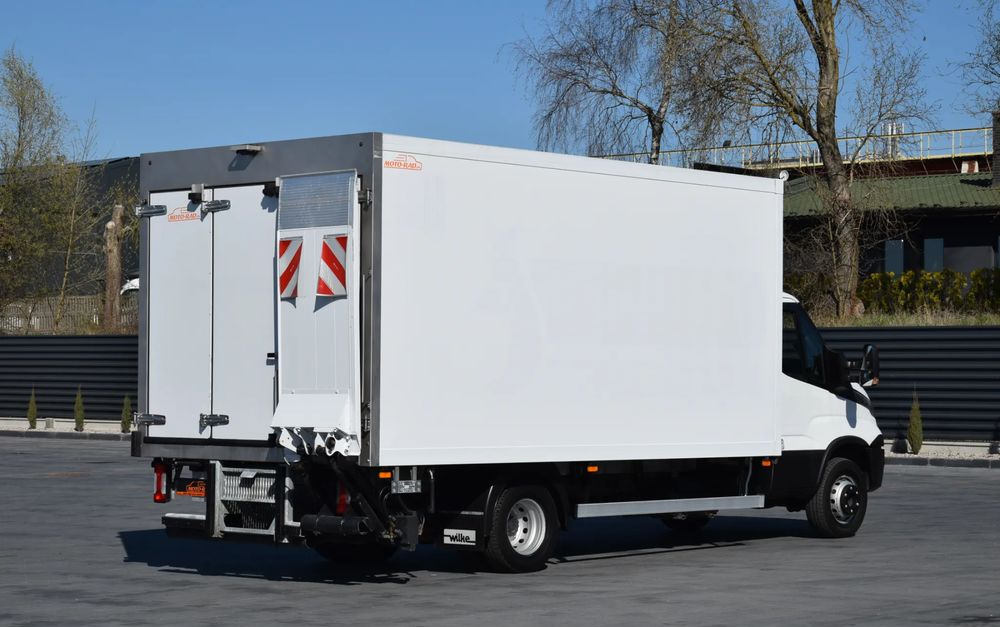 Iveco DAILY 70C18 / 3.0 - 180 KM / AUTOMAT HI-MATIC / 3 OSOBY / CHŁODNIA - MROŹNIA 4,55 M / AGREGAD FRIGOBLOCK / WINDA SORENSEN / KLIMA / TEMPOMAT / KAMERA COFANIA / REGULOWANE ZAWIESZENIE / SERWISOWA - Truk berpendingin: gambar 5 Iveco DAILY 70C18 / 3.0 - 180 KM / AUTOMAT HI-MATIC / 3 OSOBY / CHŁODNIA - MROŹNIA 4,55 M / AGREGAD FRIGOBLOCK / WINDA SORENSEN / KLIMA / TEMPOMAT / KAMERA COFANIA / REGULOWANE ZAWIESZENIE / SERWISOWA - Truk berpendingin: gambar 5