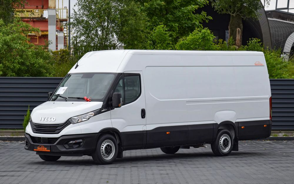 Iveco DAILY MAXI 35S16 / 2.3 - 160 KM / AUTOMAT HI-MATIC / NOWY MODEL / 3 OSOBY / DOSTAWCZE / BLASZAK / KLIMA / CZUJNIKI COFANIA / NISKI PRZEBIEG / 2022 / SERWISOWANY / Z NIEMIEC - Van panel: gambar 1 Iveco DAILY MAXI 35S16 / 2.3 - 160 KM / AUTOMAT HI-MATIC / NOWY MODEL / 3 OSOBY / DOSTAWCZE / BLASZAK / KLIMA / CZUJNIKI COFANIA / NISKI PRZEBIEG / 2022 / SERWISOWANY / Z NIEMIEC - Van panel: gambar 1