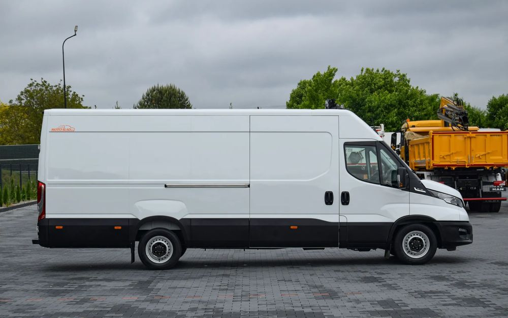 Iveco DAILY MAXI 35S16 / 2.3 - 160 KM / AUTOMAT HI-MATIC / NOWY MODEL / 3 OSOBY / DOSTAWCZE / BLASZAK / KLIMA / CZUJNIKI COFANIA / NISKI PRZEBIEG / 2022 / SERWISOWANY / Z NIEMIEC - Van panel: gambar 4 Iveco DAILY MAXI 35S16 / 2.3 - 160 KM / AUTOMAT HI-MATIC / NOWY MODEL / 3 OSOBY / DOSTAWCZE / BLASZAK / KLIMA / CZUJNIKI COFANIA / NISKI PRZEBIEG / 2022 / SERWISOWANY / Z NIEMIEC - Van panel: gambar 4