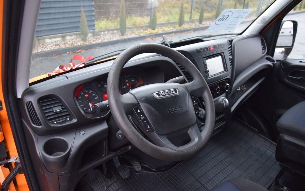 Bus mini, Van penumpang Iveco Daily: gambar 25