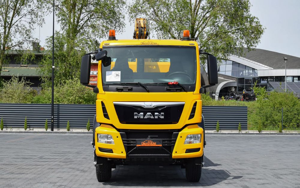 MAN TGS 26.400 / 6x4 / EURO 6 / UDT / HDS FASSI 165 / WYSUW x3 / ROTATOR / CHWYTAK / STEROWANIE RADIOWE / WZMOCNIONA RAMA / WYWROTKA / HYDROBURTA / AUTOMAT / 2017 / NOWE OPONY - 100% / NISKI PRZEBIEG - Truk jungkit: gambar 2 MAN TGS 26.400 / 6x4 / EURO 6 / UDT / HDS FASSI 165 / WYSUW x3 / ROTATOR / CHWYTAK / STEROWANIE RADIOWE / WZMOCNIONA RAMA / WYWROTKA / HYDROBURTA / AUTOMAT / 2017 / NOWE OPONY - 100% / NISKI PRZEBIEG - Truk jungkit: gambar 2