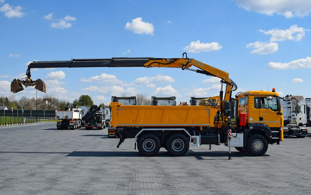 MAN TGS 26.400 / 6x4 / EURO 6 / UDT / HDS FASSI 165 / WYSUW x3 / ROTATOR / CHWYTAK / STEROWANIE RADIOWE / WZMOCNIONA RAMA / WYWROTKA / HYDROBURTA / AUTOMAT / 2017 / NOWE OPONY - 100% / NISKI PRZEBIEG - Truk jungkit: gambar 4 MAN TGS 26.400 / 6x4 / EURO 6 / UDT / HDS FASSI 165 / WYSUW x3 / ROTATOR / CHWYTAK / STEROWANIE RADIOWE / WZMOCNIONA RAMA / WYWROTKA / HYDROBURTA / AUTOMAT / 2017 / NOWE OPONY - 100% / NISKI PRZEBIEG - Truk jungkit: gambar 4