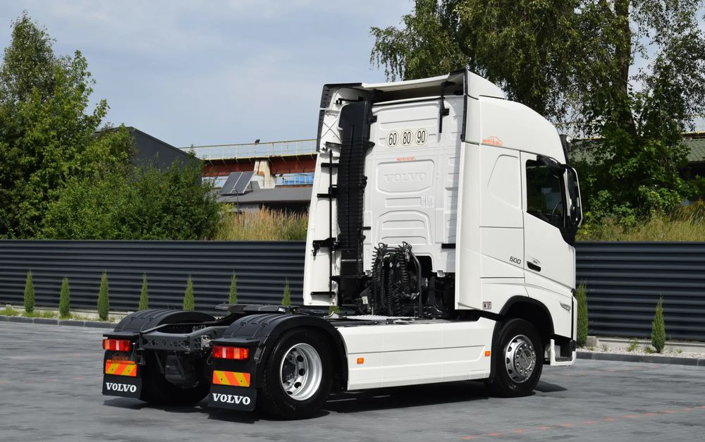 Volvo FH500 / EURO 6 / NOWY MODEL / KLIMATYZACJA POSTOJOWA / ACC / LEDY / 2 ZBIORNIKI PALIWA / FULL SPILERY / 2021 / SERWISOWANY / SPROWADZONY - Tractor head: gambar 5 Volvo FH500 / EURO 6 / NOWY MODEL / KLIMATYZACJA POSTOJOWA / ACC / LEDY / 2 ZBIORNIKI PALIWA / FULL SPILERY / 2021 / SERWISOWANY / SPROWADZONY - Tractor head: gambar 5