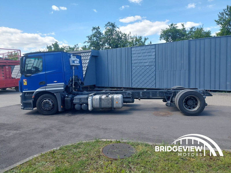 Mercedes-Benz Actros 1843 - Truk sasis: gambar 4 Mercedes-Benz Actros 1843 - Truk sasis: gambar 4