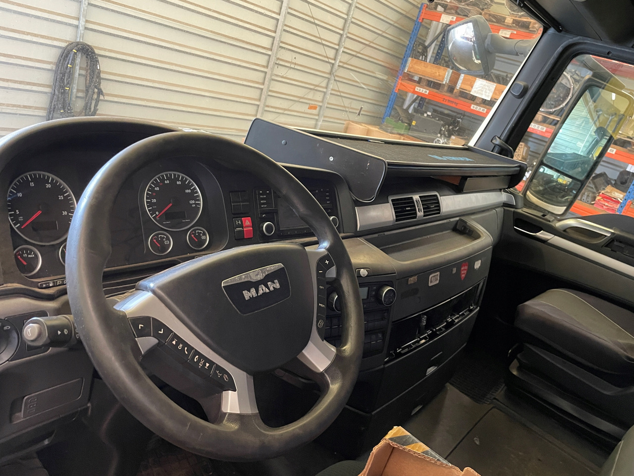 KABINA MAN TGX EURO 6 XLX BIAŁA KOLOR RAL 9010 - Kabin untuk Truk: gambar 3 KABINA MAN TGX EURO 6 XLX BIAŁA KOLOR RAL 9010 - Kabin untuk Truk: gambar 3